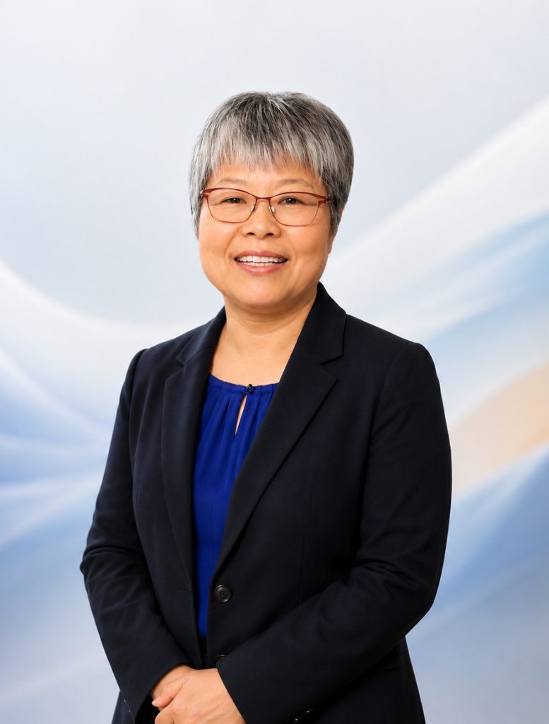 Vice President, and former Director of Board. She is the founder of the charity’s community service program—Loving Heart Food Distribution and Chinese Emotional Support Hotline. She holds a Master of Arts (Wuhan University) and a Master of Social Work (University of Calgary). She used to work at a few shelters and addiction treatment programs in Calgary. Currently she works as a hospital social worker. She also provides immigration consulting services. She firmly believes in social equity and justice and doing one’s best to the improvement of others and society. She has contributed a lot of time and energy volunteering. Before moving to Canada, s he was a university lecturer, assistant researcher and senior newspaper editor in China.